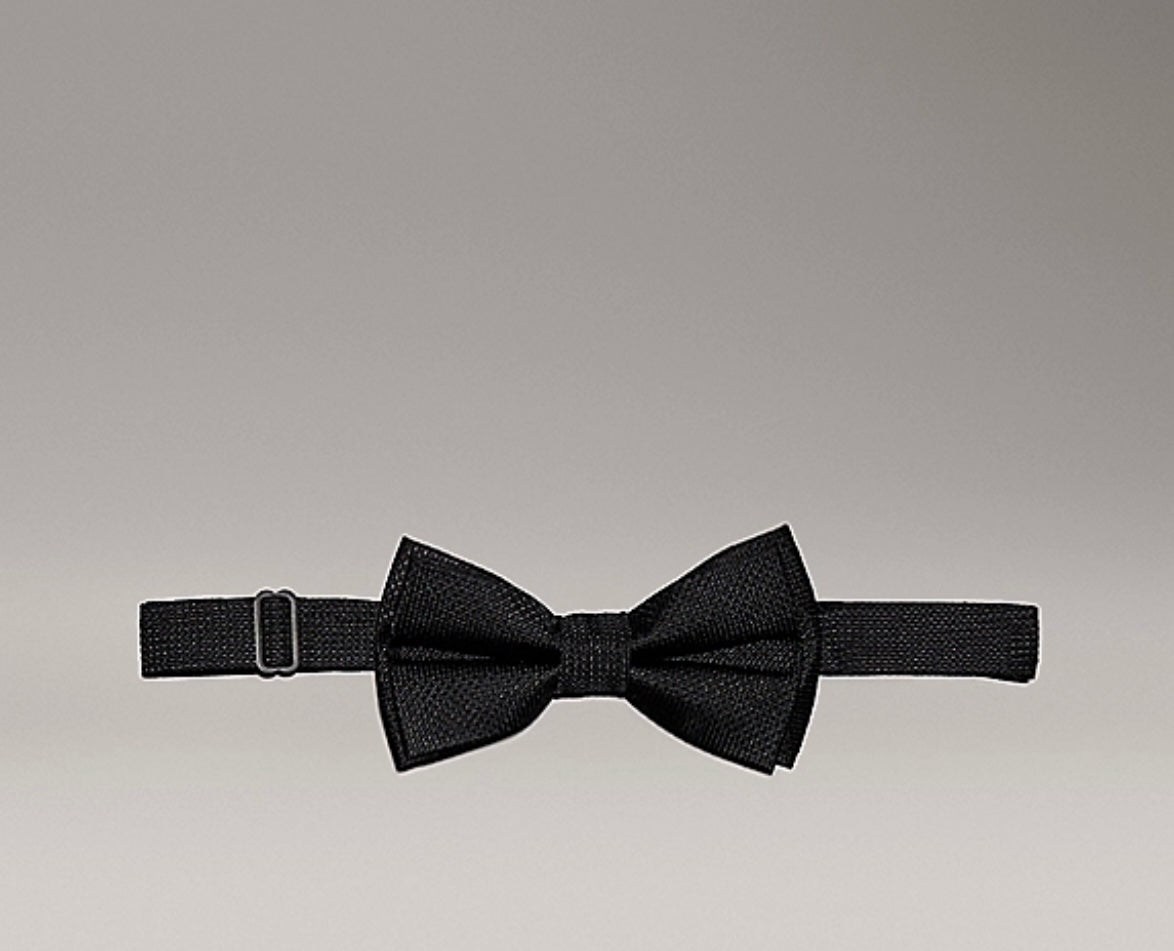 Solid silk bow tie