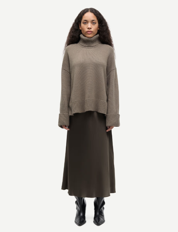 Sakeiku Turtleneck