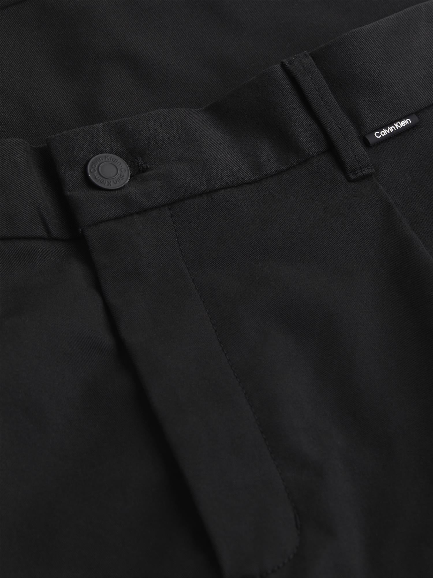 Modern twill tapered pleat pants