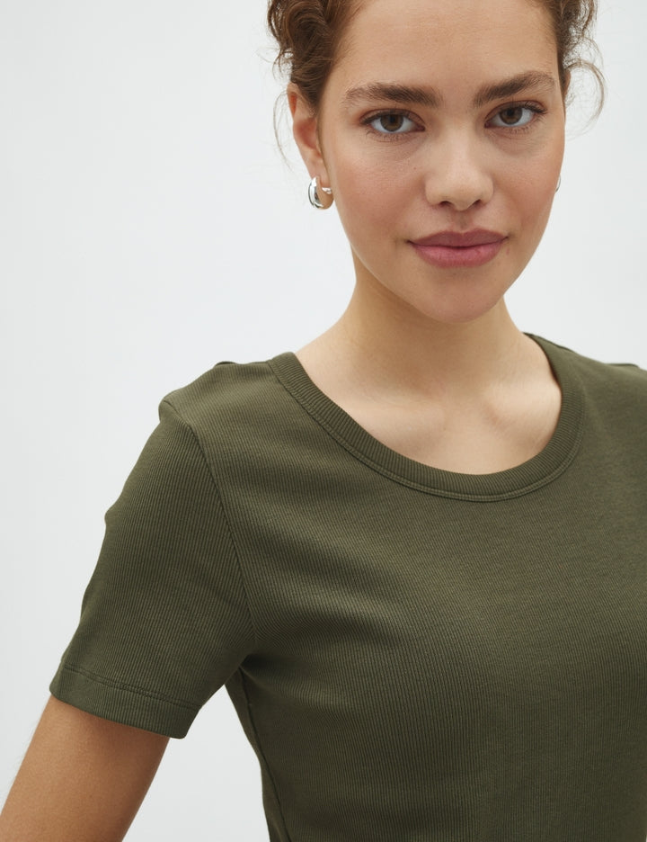 Evelyn Otis-M T-shirt