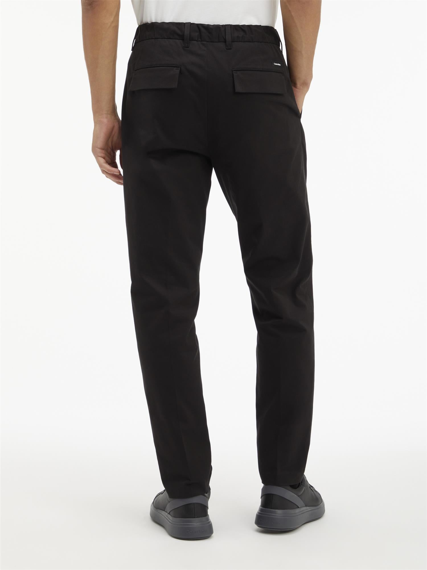Modern twill tapered pleat pants